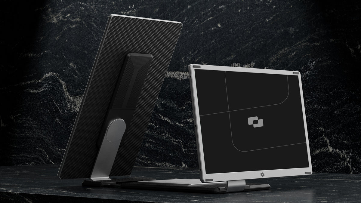 Infinity 15,6″ — Twee losse Screenmate Infinity-schermen, één staand van achteren en één liggend van voren