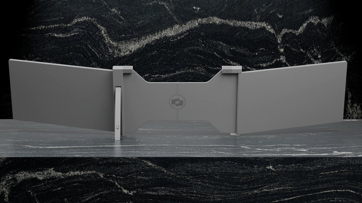 Expand 14″ — Achterkant van de Screenmate Expand zonder laptop, met twee schermen en standaard uitgeklapt