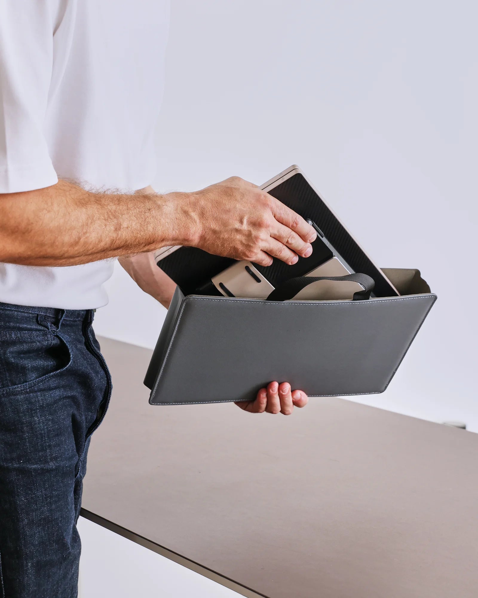 Screenmate Infinity — opstelling en productdetail, beeld 3